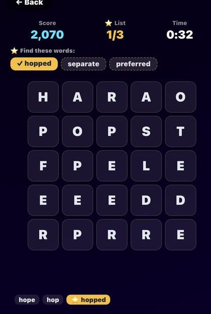 Boggle screenshot: a 4x4 letter grid with score 2,070, a list of target words, and the word 'hopped' found